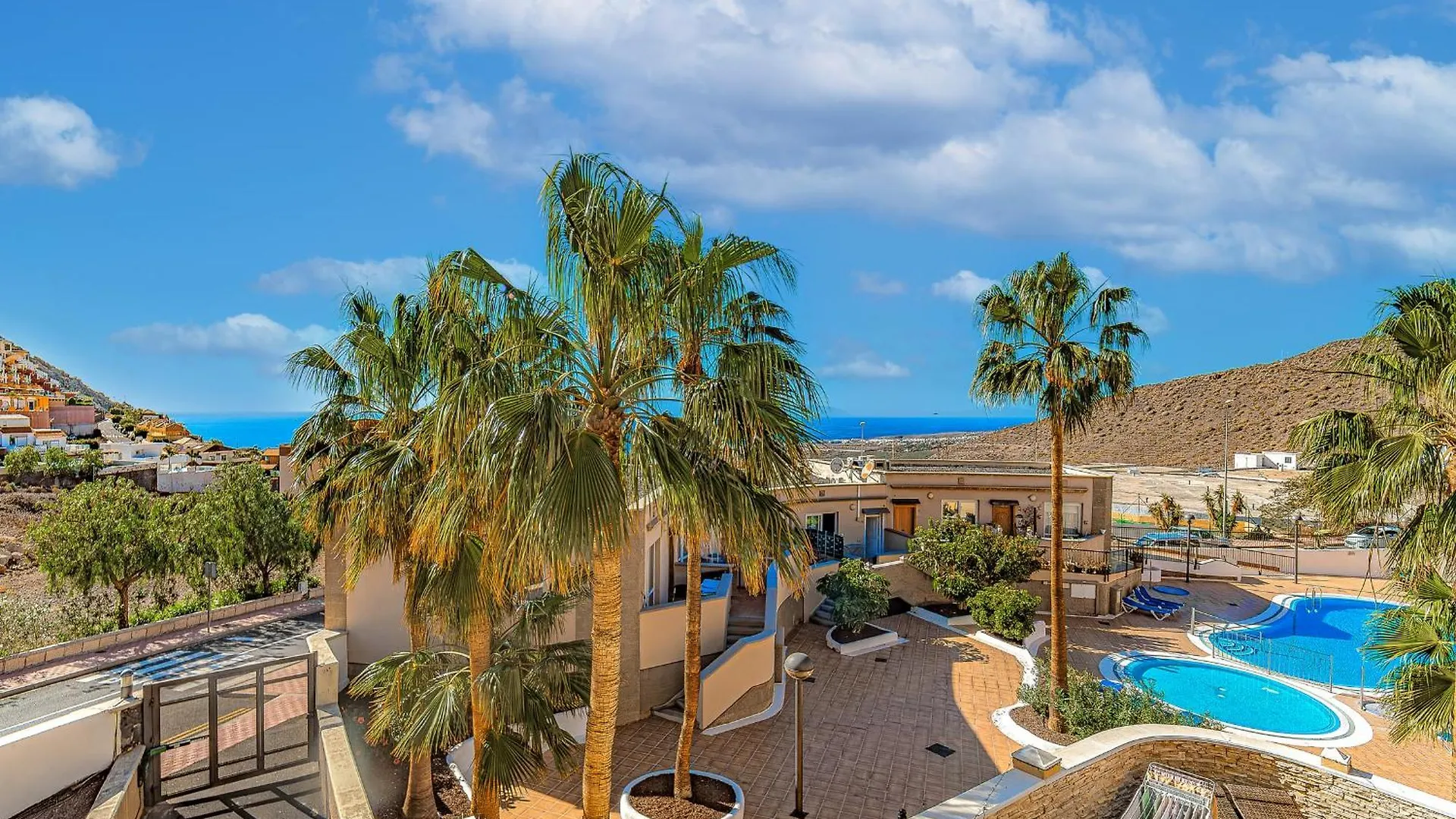 kontakty Altos Del Roque 1 Bedroom